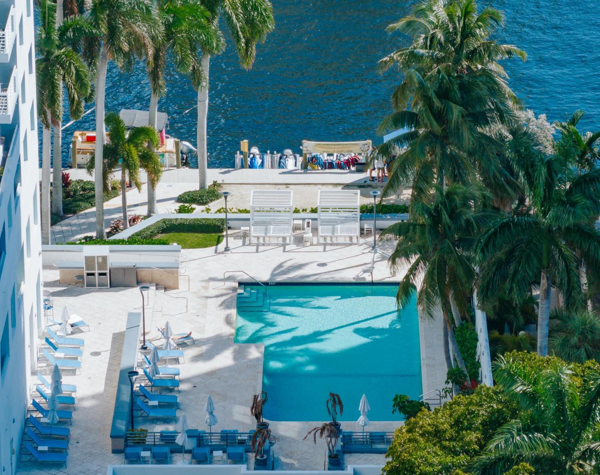 Waterview Condo- Spacious 2 Bedroom - Central - Steps To Beach フォート・ローダーデール エクステリア 写真