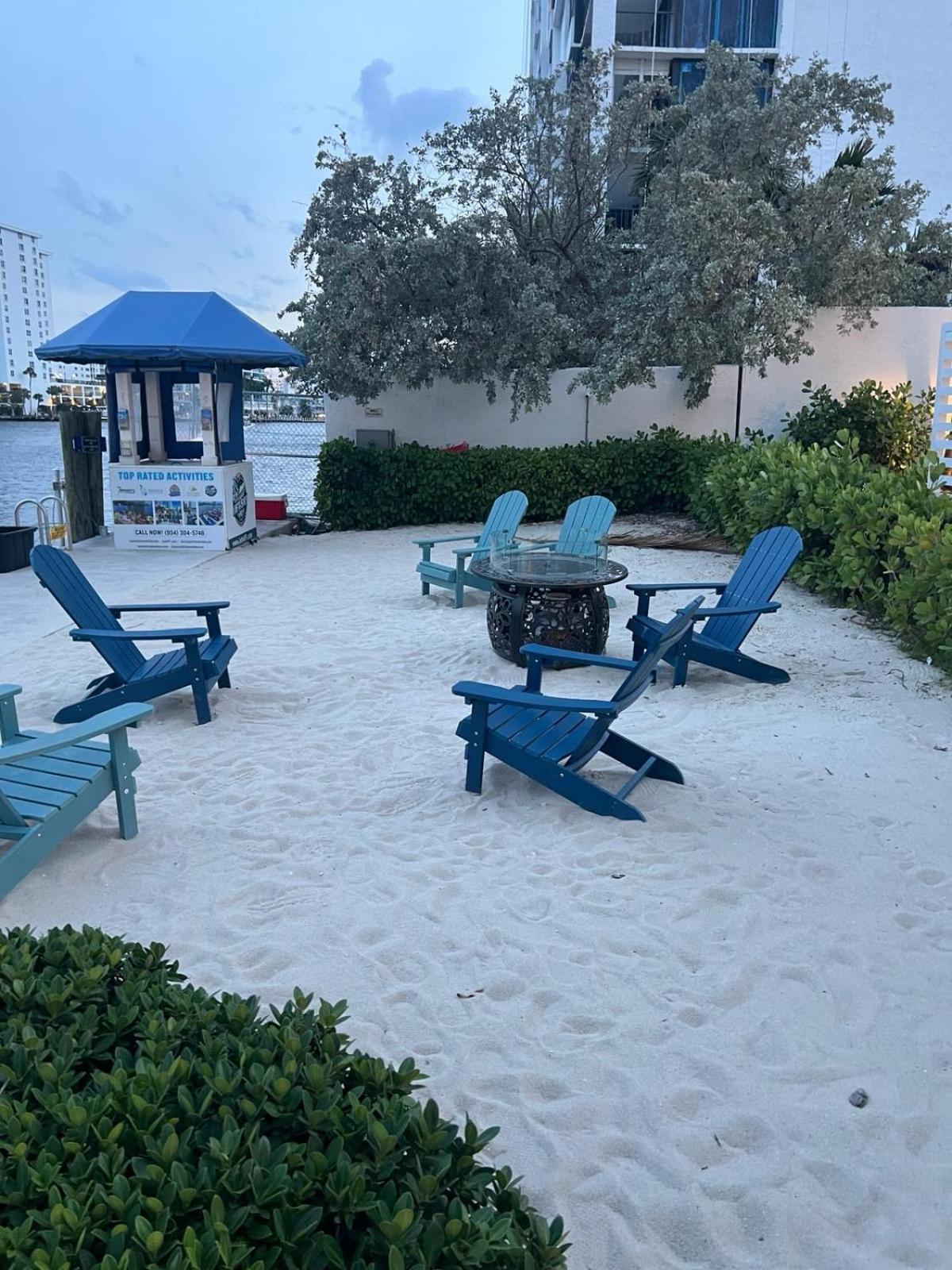 Waterview Condo- Spacious 2 Bedroom - Central - Steps To Beach フォート・ローダーデール エクステリア 写真