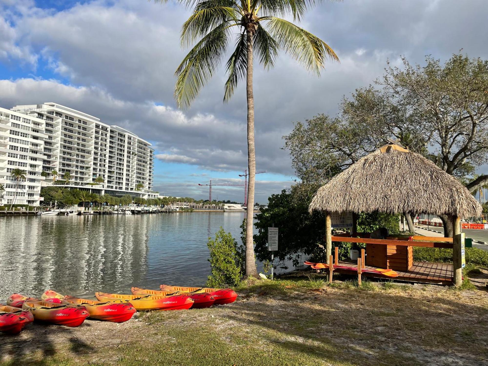 Waterview Condo- Spacious 2 Bedroom - Central - Steps To Beach フォート・ローダーデール エクステリア 写真